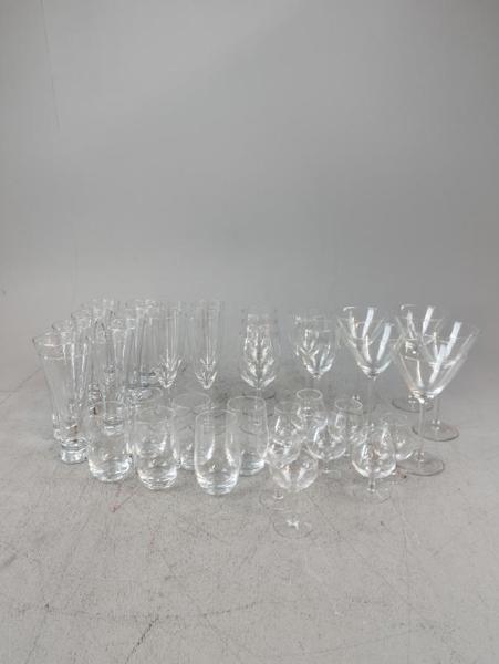 Diverse glas. Bl.a Skruf, Sohott m.m.