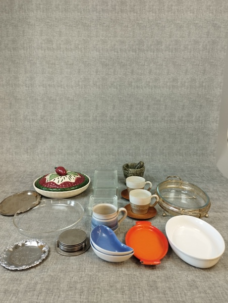 Diverse keramik, glas m.m.