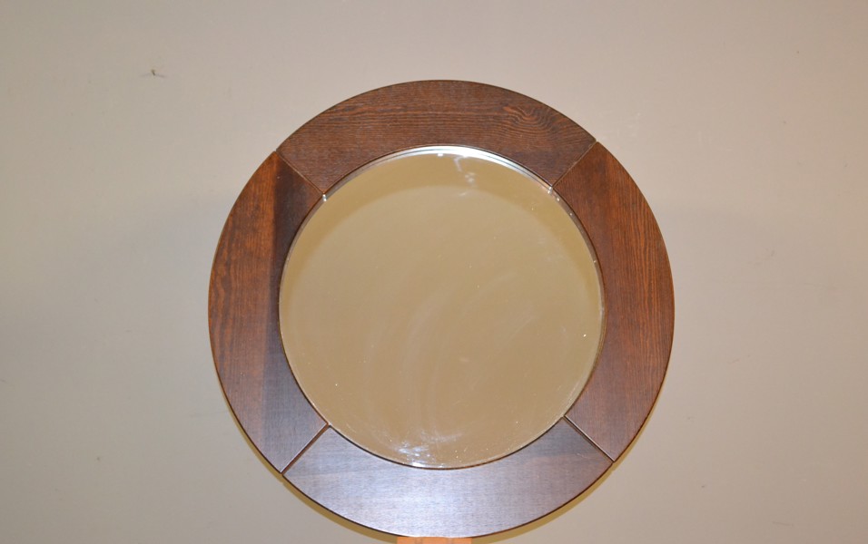 Rund spegel. Troligtvis Glas Mäster Markaryd.