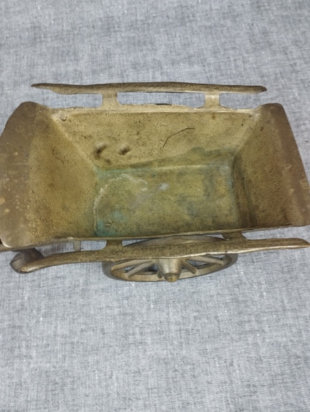 Häst & vagn. Mässing.