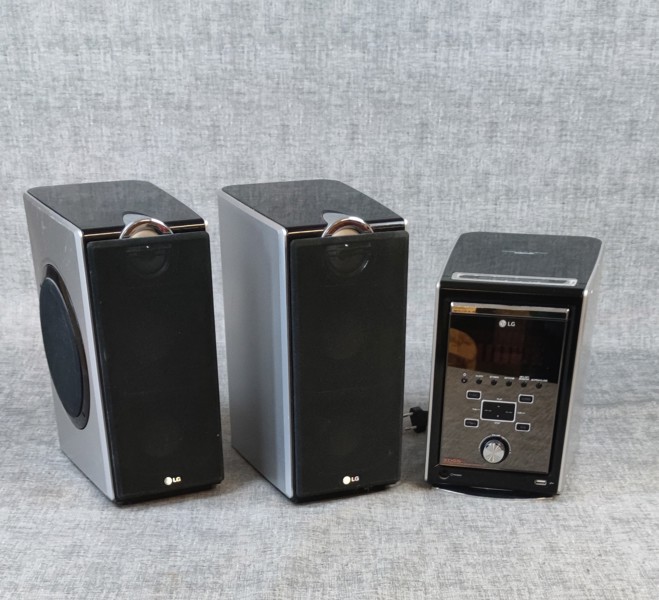 Stereo LG.