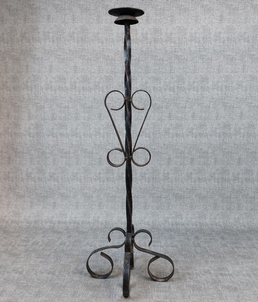 Golvljusstake. Smide.