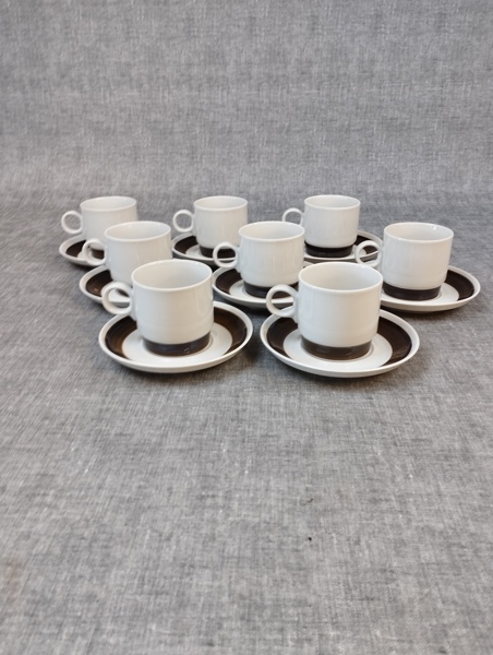 OLLE ALBERIUS. "Forma", 8 Kaffekoppar med fat.