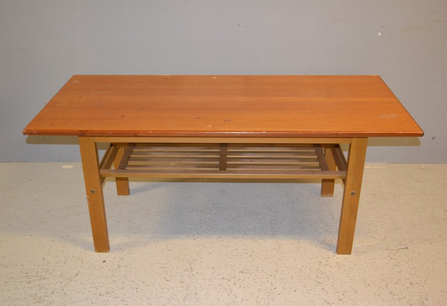Soffbord. Teak-skiva.