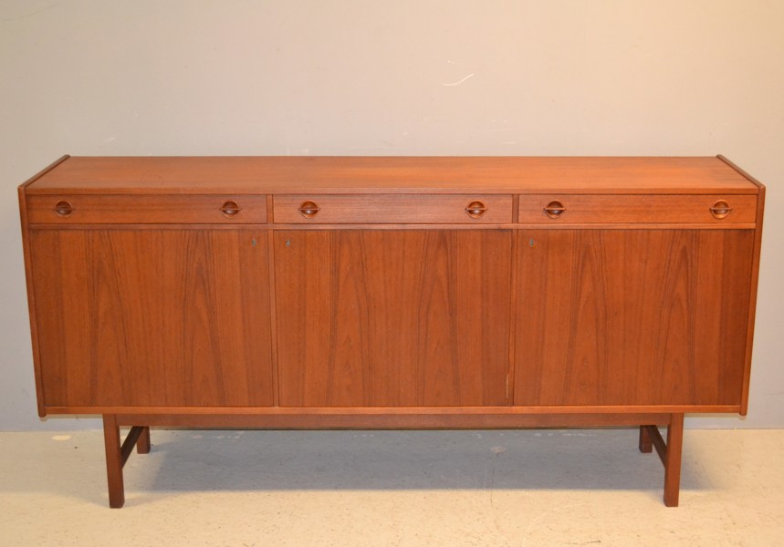 TAGE OLOFSSON. Sideboard, Teak, Ulferts möbler, 1900 talets mitt.