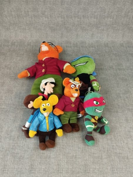 Diverse mjukisfigurer.
