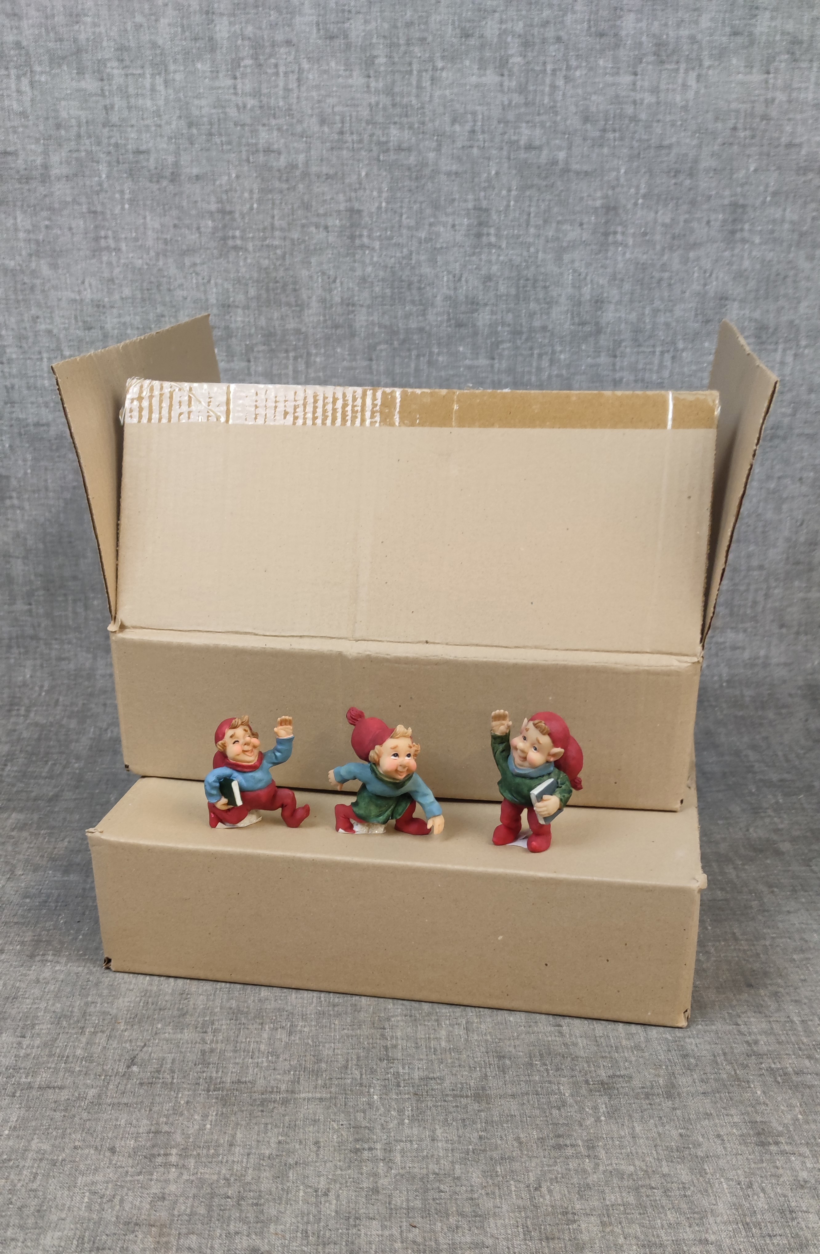 72 NISSAR 3 Olika Motiv Auktion 72-nissar-3-olika-motiv-auktion