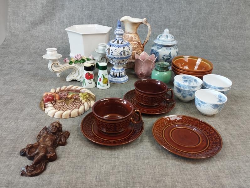 Diverse keramik & porslin. Bl.a Orientaliskt, Bavaria. JIE m.m.