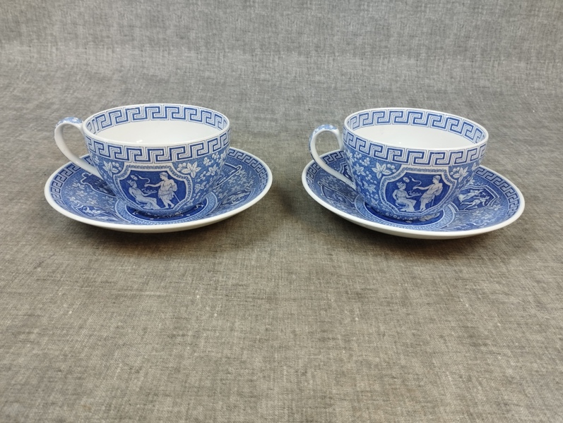 2 Tekoppar med fat. "Greek". Spode England.