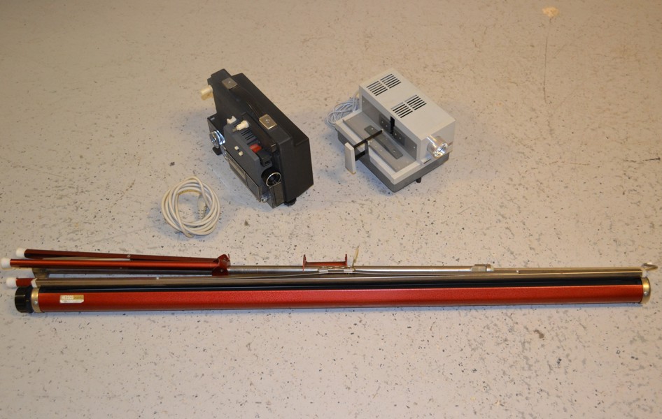 Super 8 projektor Kennex Dual, diabildsprojektor ALDIS Q1 12 & projektorduk HESSCO.