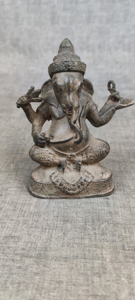 Äldre bronsskulptur. Ganesh.