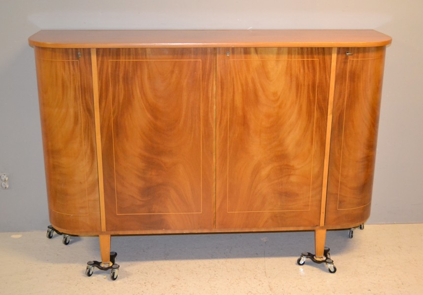 Sideboard/Buffé. 1940-50 Talet.