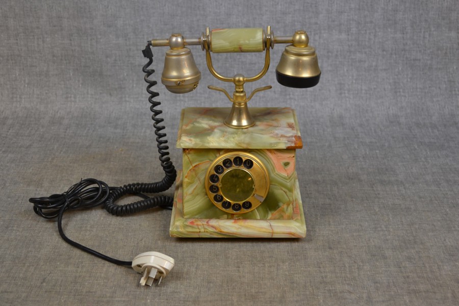 Telefon. Marmor. Italy.