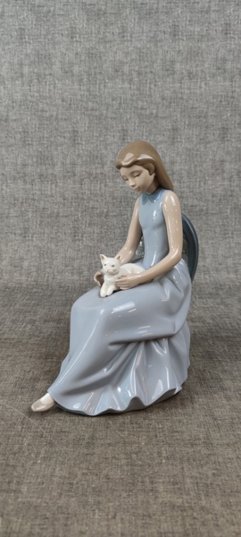 Figurin. Nao by Lladro.