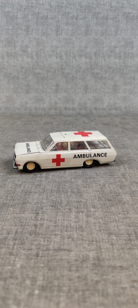 Plåtbil. Ambulans, EHRI, DDR.