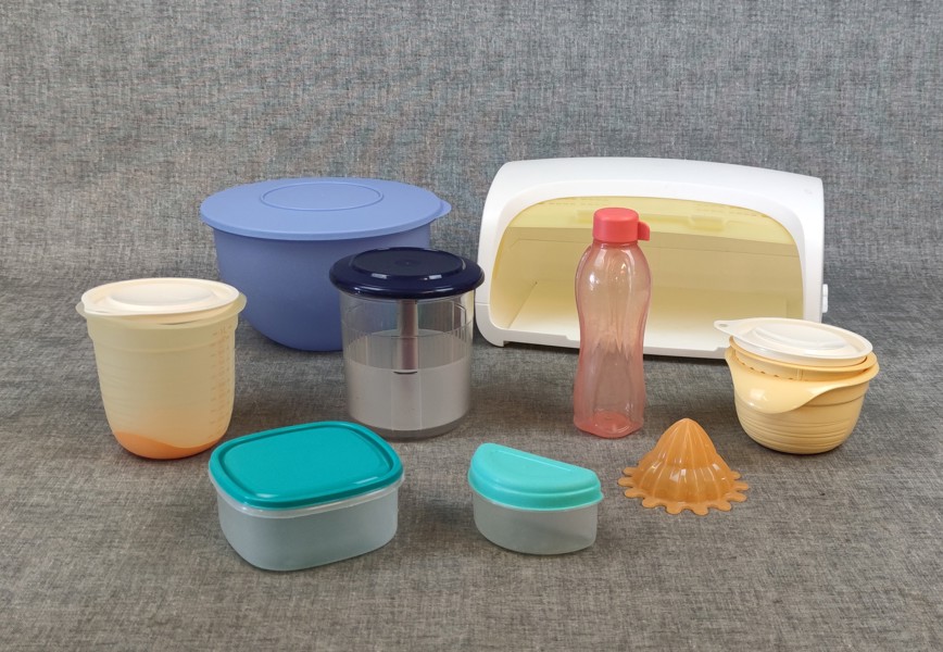 Diverse Tupperware.