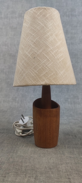 Bordslampa. Teak, Made in Sweden.