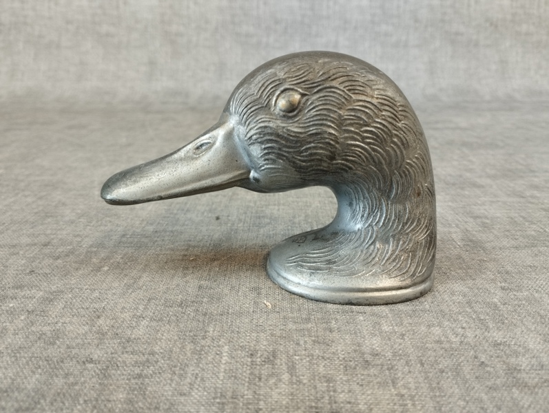 Flasköppnare. "Ducky". Paris, metall, 1900-talet.