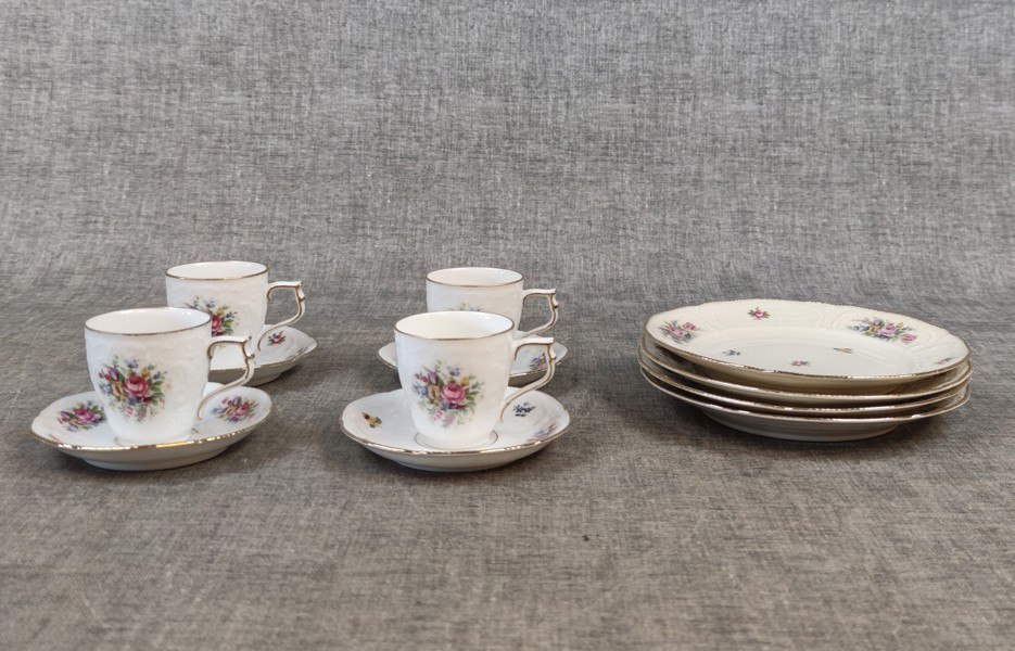 ROSENTHAL. 4 Moccakoppar med fat & 4 assietter, "Sanssouci".