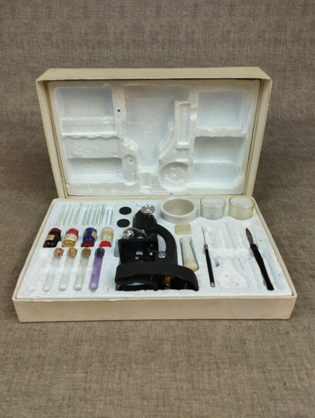 Microscope-set.