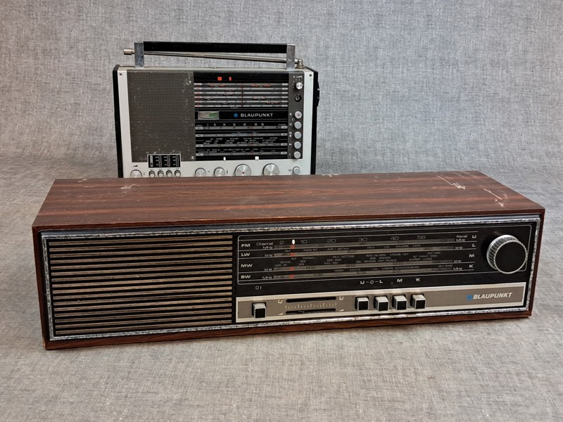 2 Radios. Blaupunkt.