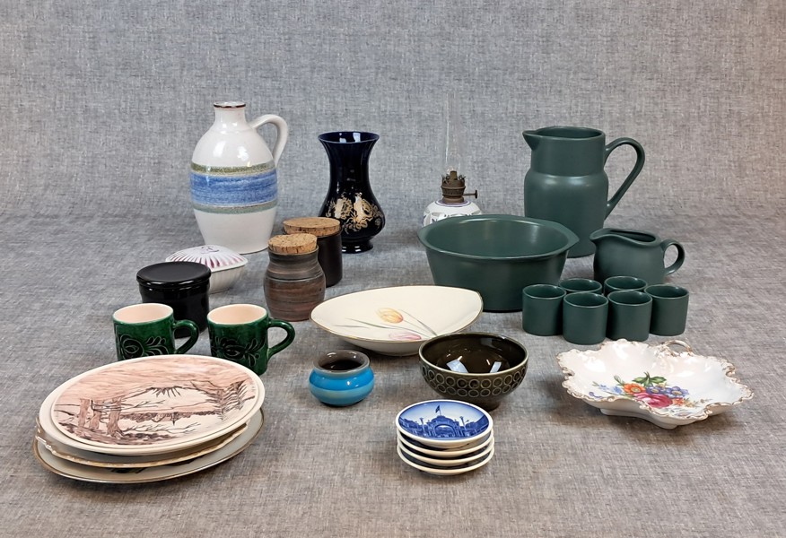 Diverse porslin & keramik. Bl.a Rörstrand, Höganäs, Royal Copenhagen m.m.