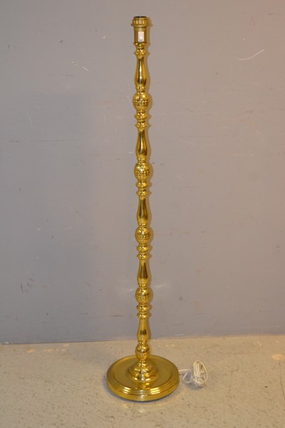Golvlampa. Mässing.