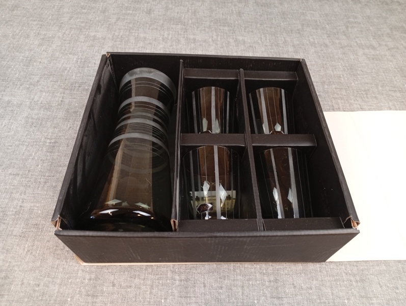 Karaff & 4 glas. Steninge slott, Jubileumskollektion, "Black line".