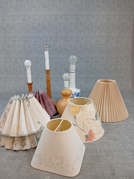Bordslampor & lampskärmar.