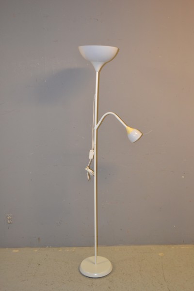 Golvlampa. Uplight & läslampa. IKEA, metall & plast.