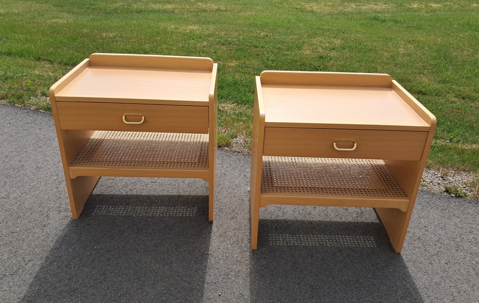 2 Sängbord. Faner & Rotting.