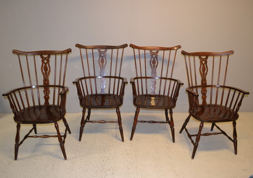 4 Windsorstolar. Troligtvis Gemla, 1900-talet.