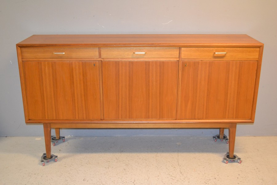 Sideboard. Teak, AB Möbelfabriken Linden, 1960-talet.