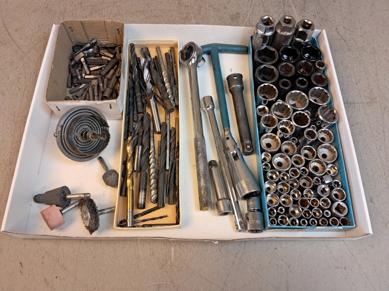 Diverse hylsnycklar, borr, bits m.m.
