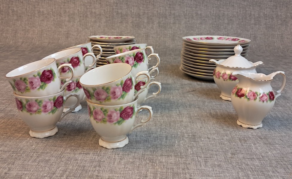 Kaffeservis. "Mormors Rosor", Bavaria, 26 delar.