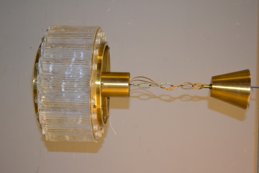 Taklampa. Mässing & glas, 1900-talets mitt.