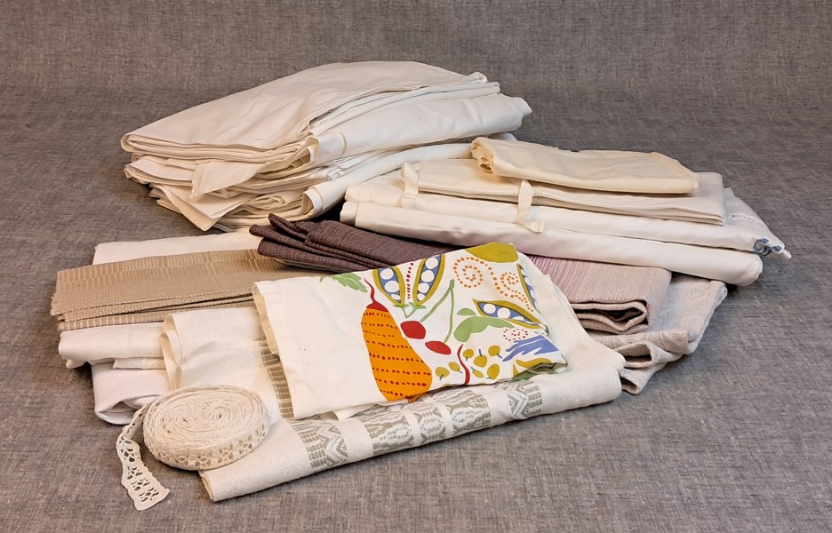 Diverse textil. Bl.a Linne.