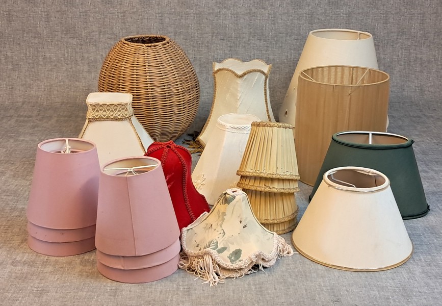 Diverse lampskärmar.