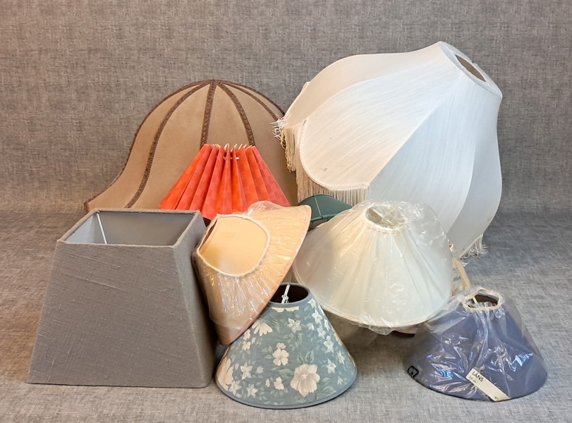Diverse lampskärmar.