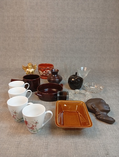 Diverse porslin, Keramik & glas. Bl.a Rörstrand, Höganäs, Royal Krona m.m.