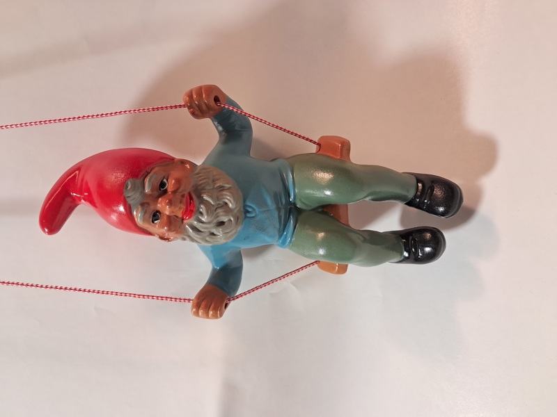 HEISSNER. Gungande tomte.