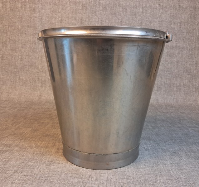 Rostfri hink/spann. 15 Liter.