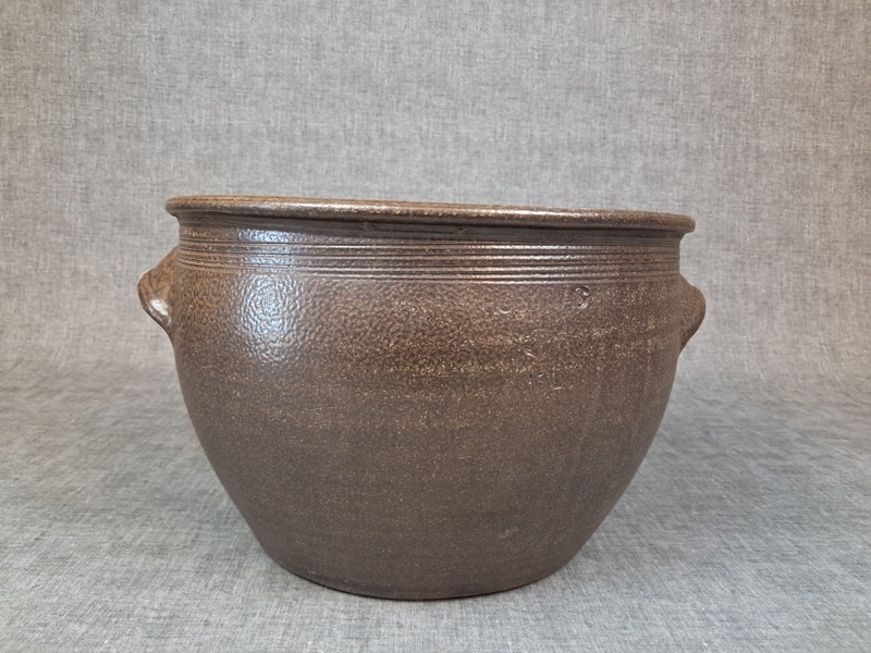 Krus, Höganäs. 15 liter.
