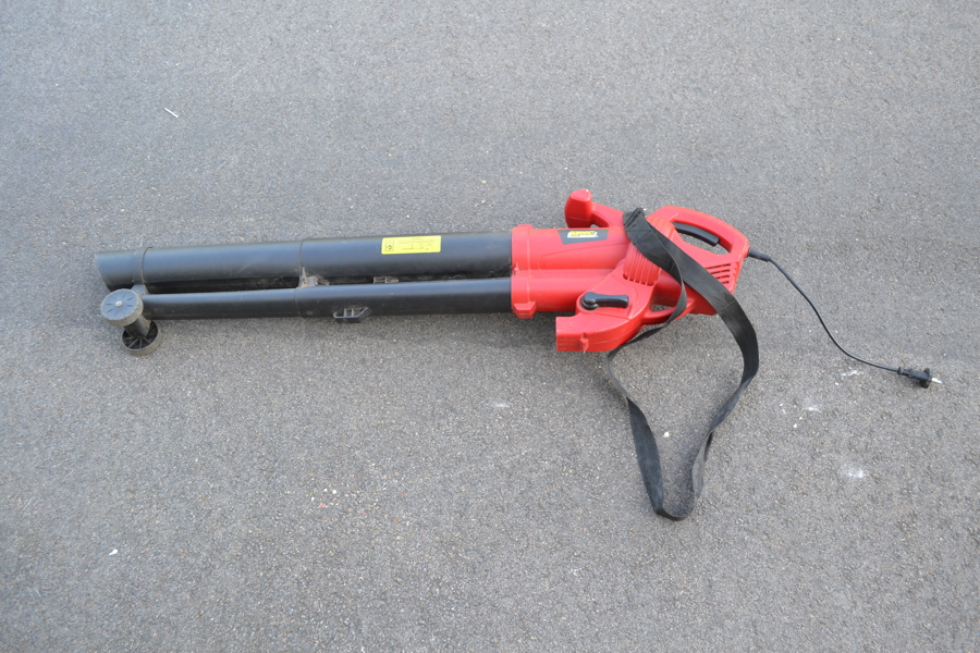 Lövblås. Meec Tools.