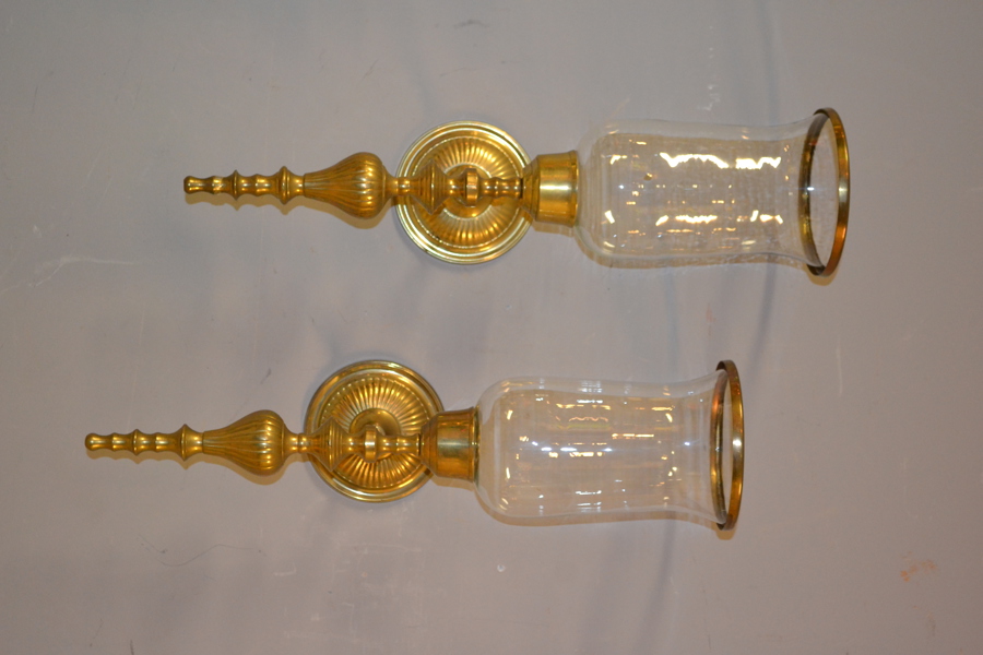 2 Vägglyktor. Mässing & glas.
