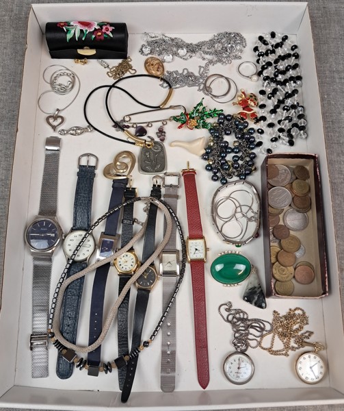 Diverse bijouterier, klockor m.m.