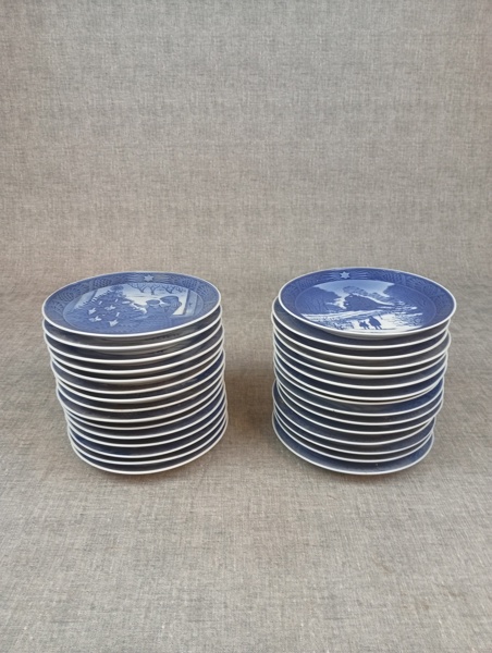 Jultallrikar, Royal Copenhagen. 1956-1979 & 1981.