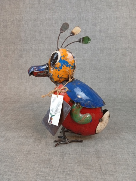 Skulptur. "Billy Baby Bird", Aaron Jackson, Tillverkad av gamla oljefat.