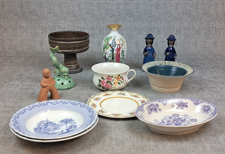 Diverse keramik & porslin. Bl.a gefle, Gustavsberg, Irma Yourstone m.m.