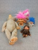 Diverse gosedjur. 3 Troll, Russ & 1 Monochichi, Bolle & halm nalle.